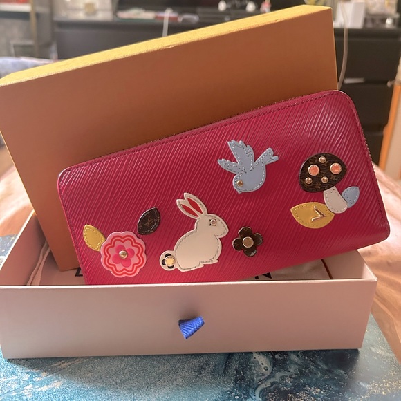 Limited Edition Louis Vuitton Epi Bunny - Picture 10 of 11